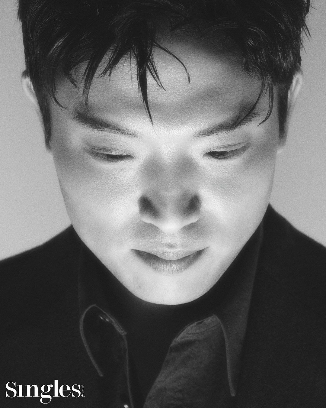 셀럽, 셀럽 화보, 싱글즈 화보, 준지, 아미, 질샌더 by 지 스트리트 494 옴므, 베르사체